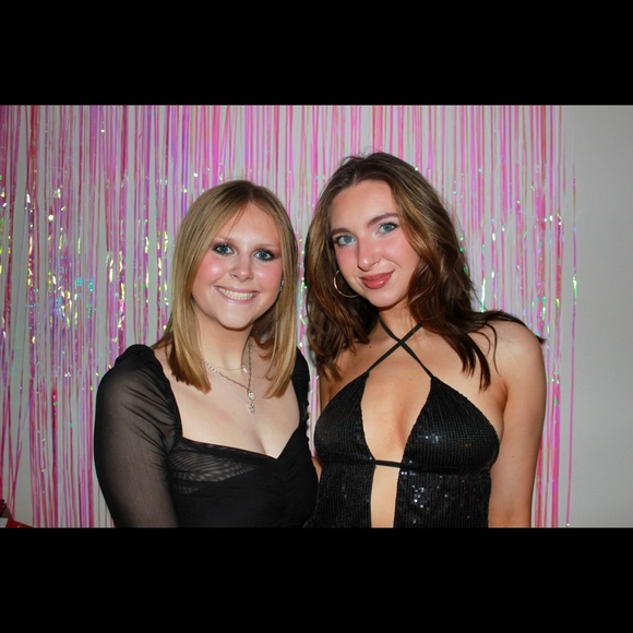 Meet your Posher, Danielle - Picture 1 of 1